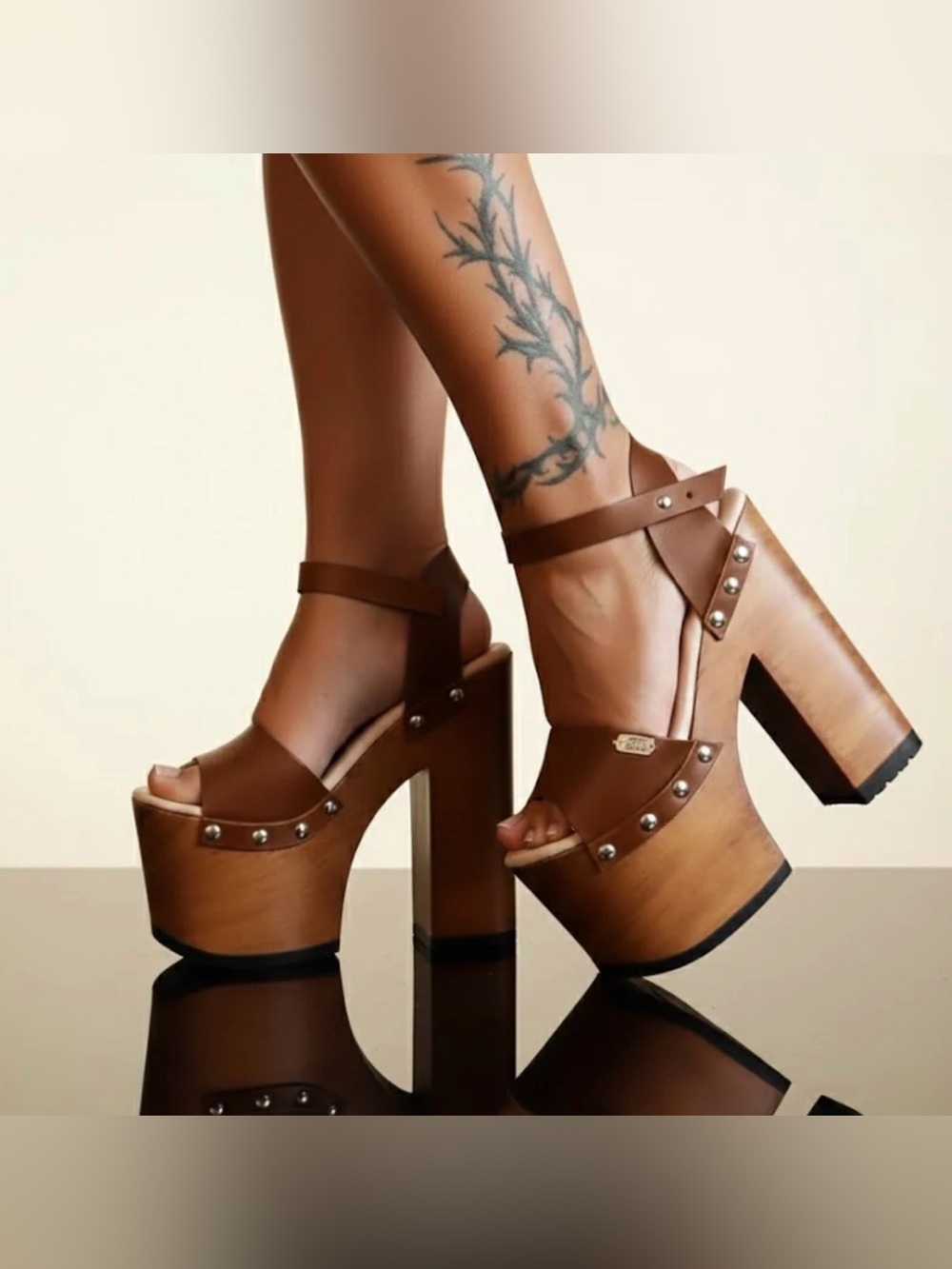Sol Caleyo Suede Platform Sandals in Brown - Women size 9